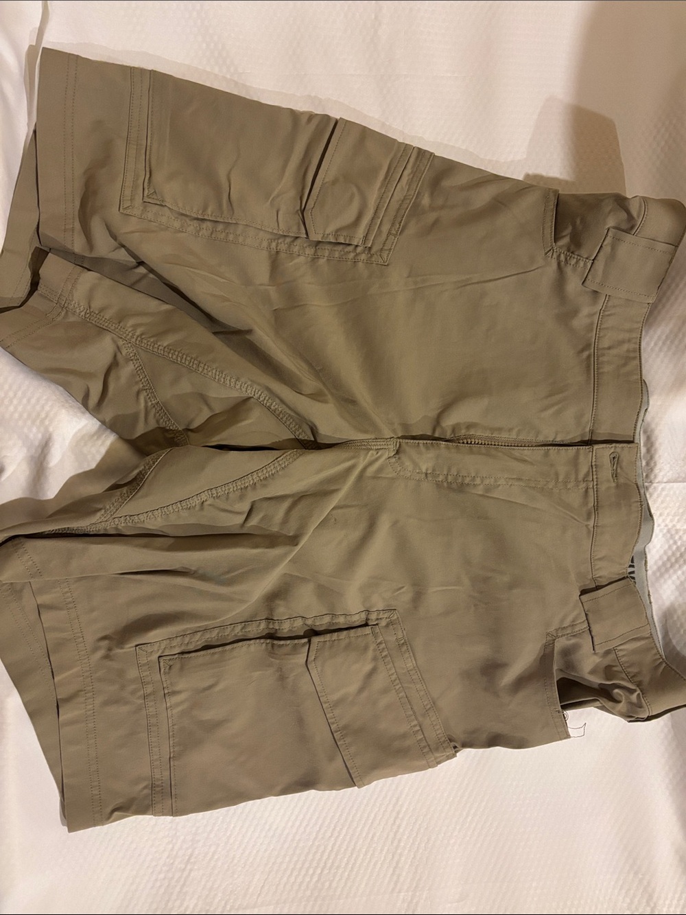 Duluth Trading Co Men's Cargo Shorts in Khaki
